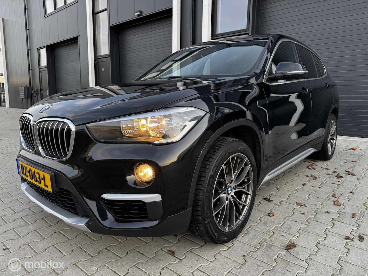 BMW X1 - sDrive18d Centennial High Executive - AutoWereld.nl