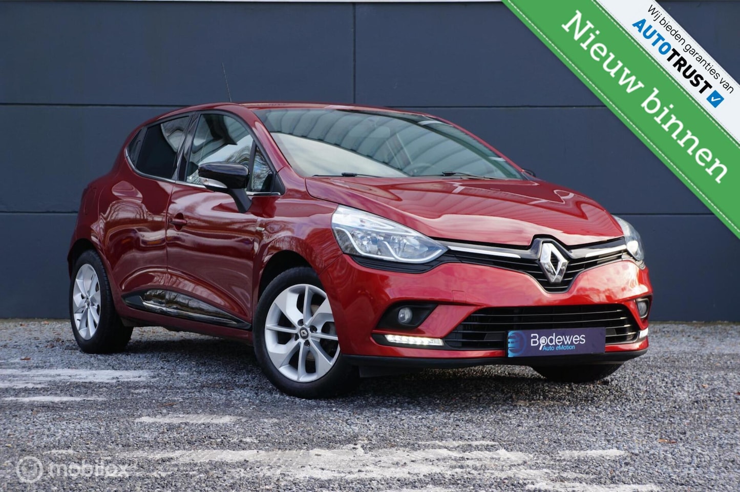Renault Clio - 0.9 TCe 90pk Limited Navi Cruise PDC Bluetooth! - AutoWereld.nl