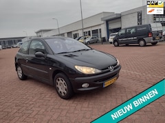 Peugeot 206 - 1.6-16V Gentry Premium MOOIE AUTO BEL 0619590613 AIRCO