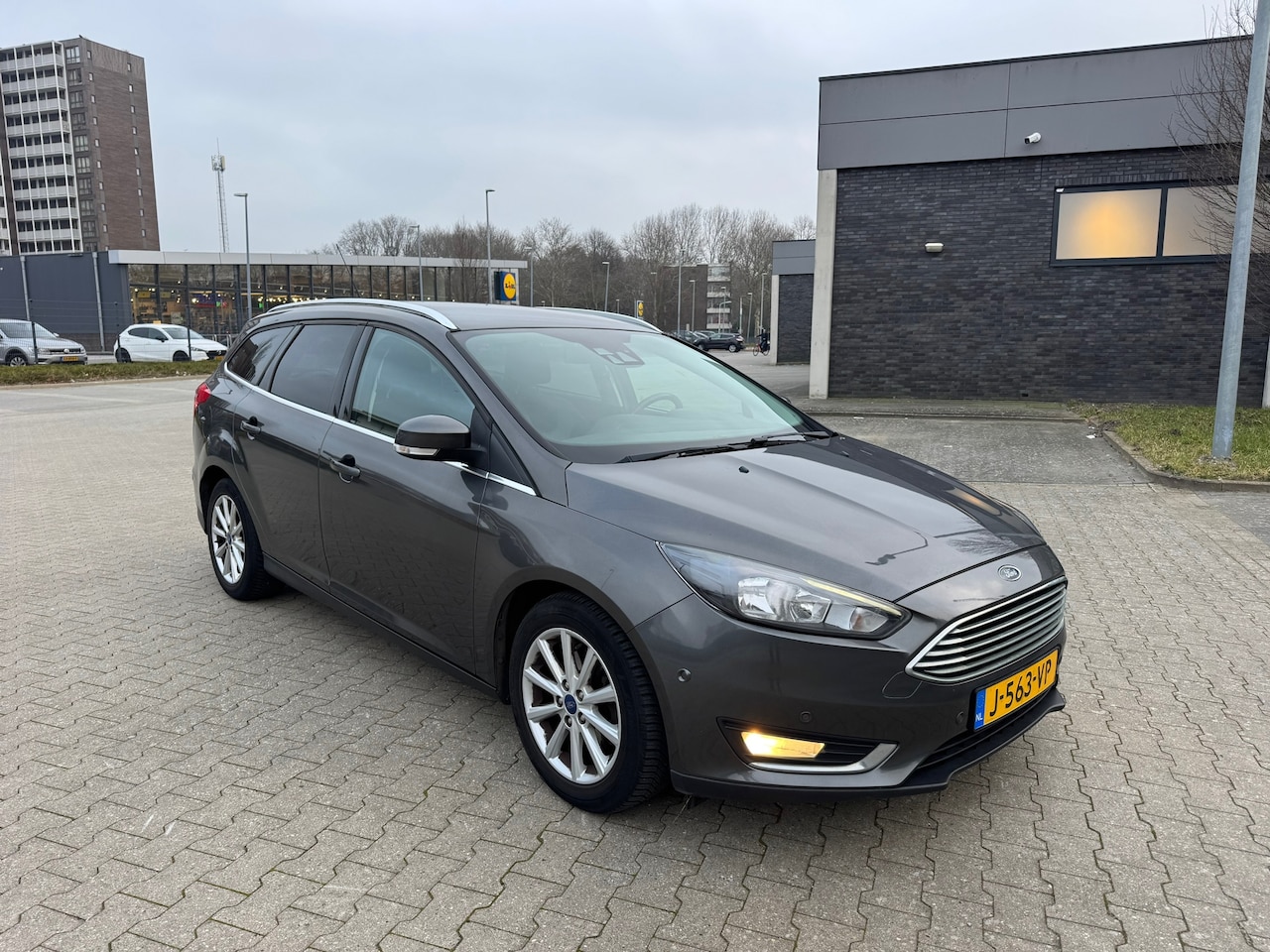 Ford Focus Wagon - 1.0 Titanium Edition 1.0 Titanium Edition - AutoWereld.nl