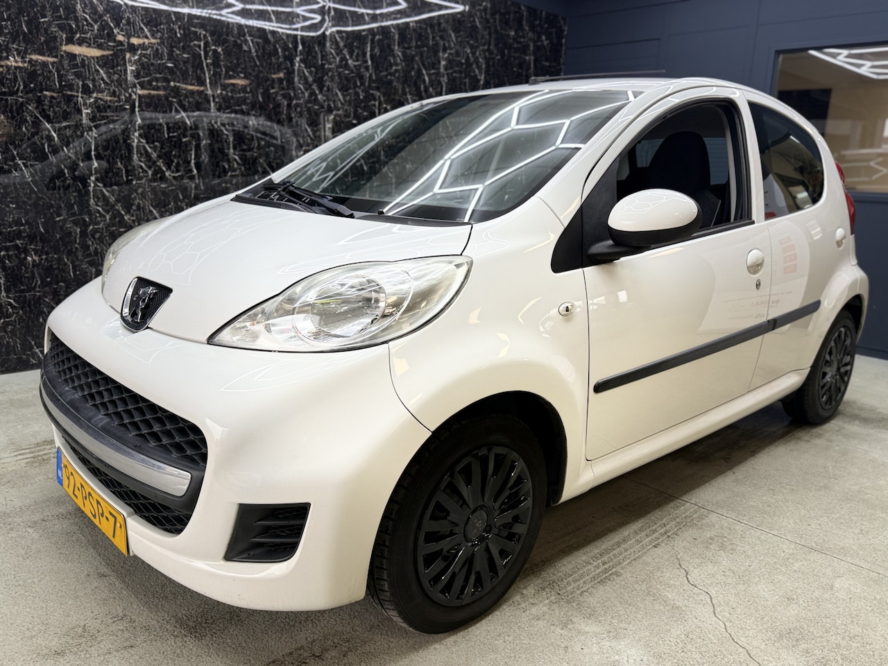 Peugeot 107 - 1.0-12V XS 1.0-12V XS - AutoWereld.nl