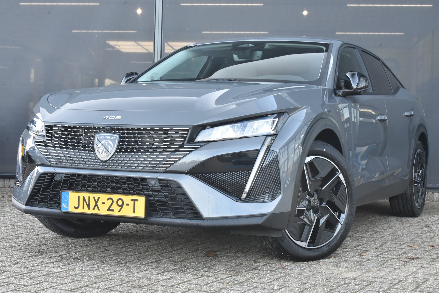 Peugeot 408 - 1.6 HYbrid Allure Pack 225 EAT8 DEMO-DEAL! | 360 Camera | Drive Assist | 7,4kW Boordlader - AutoWereld.nl