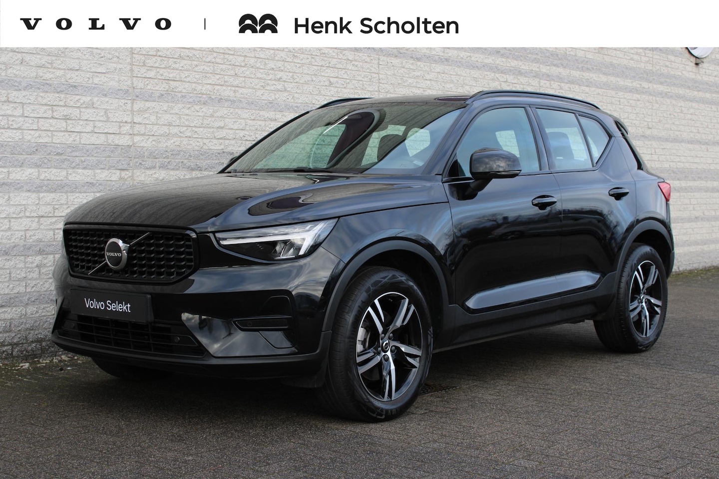 Volvo XC40 - B4 Automaat Plus Dark | Semi elektrische trekhaak | Verwarmbare voorstoelen | Verwarmbaar - AutoWereld.nl