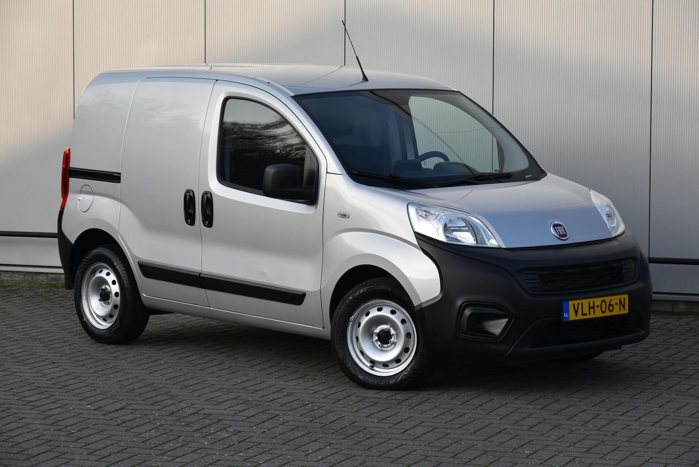 Fiat Fiorino - 1.3 MJ Airco Navi Schuifdeur Lage km stand NAP! - AutoWereld.nl