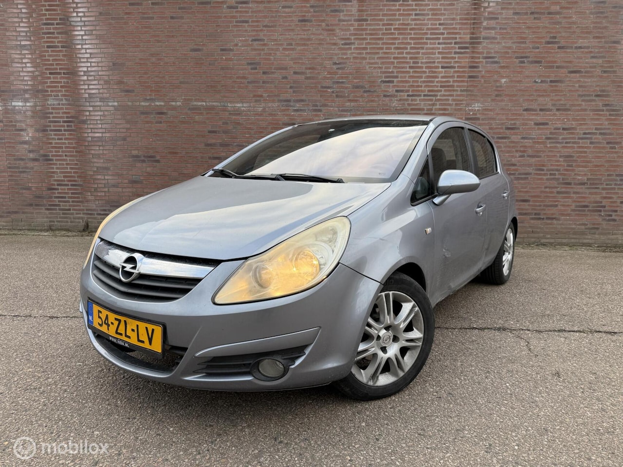 Opel Corsa - 1.4-16V Sport | 5 Deurs | Nap | LM | Schade ! - AutoWereld.nl