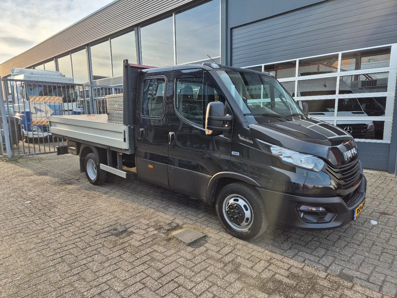 Iveco Daily - 40C18 3.0D Hi-Matic DC Open laadbak GVW 3500 kg Euro 6 - AutoWereld.nl