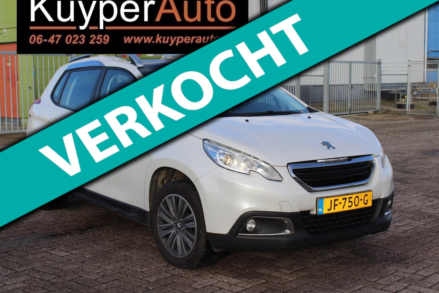 Peugeot 2008 - 1.2 PureTech Blue Lion NAP AUTOMAAT PANORAMA NAVI AIRCO CRUISE SENSOREN - AutoWereld.nl