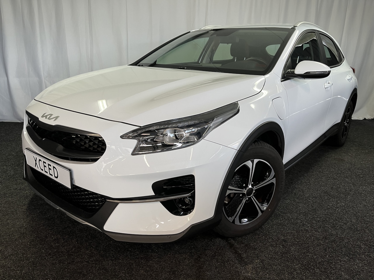 Kia XCeed - 1.6 GDi PHEV PLUG-IN DynamicLine ECC/CAMERA/APPLE/STOELVERW. - AutoWereld.nl