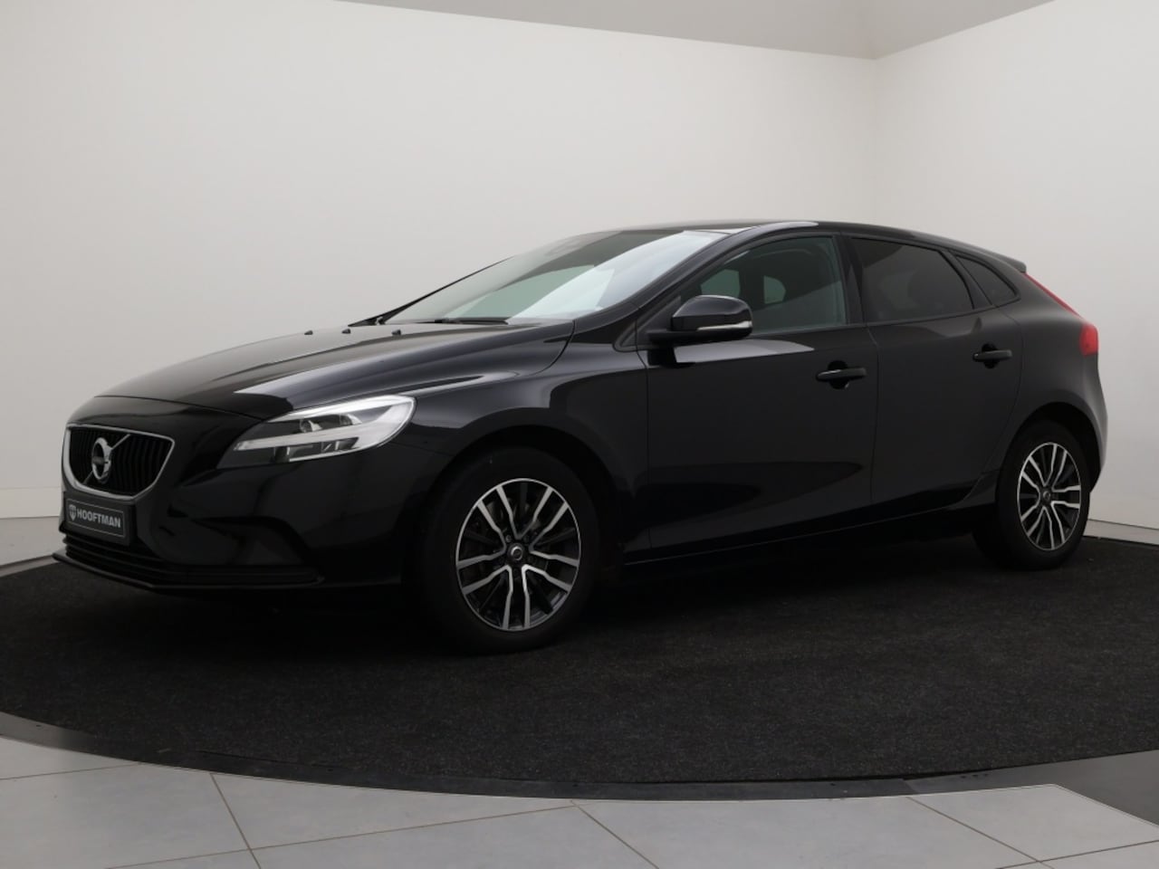 Volvo V40 - T2 AUT(6) POLAR+ NAVI BLUETOOTH STOELVERWARMING PARK ASSIST - AutoWereld.nl