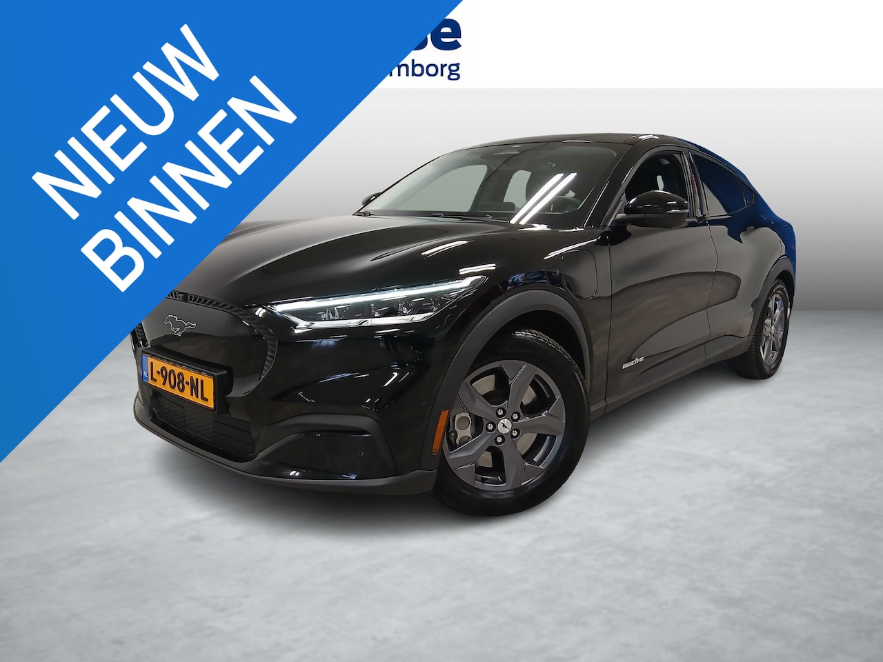 Ford Mustang Mach-E - RWD 75 kWh * Tech Pack * Trekhaak afneembaar* B&O geluid * - AutoWereld.nl