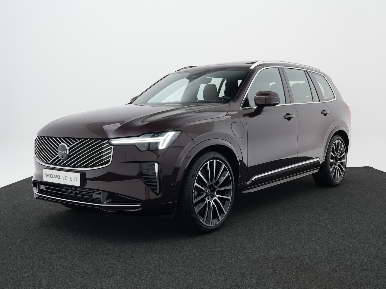 Volvo XC90 - 2.0 T8 Plug-in hybrid AWD Ultra Bright Luchtvering | Bowers & Wilkins | 360° | Trekhaak | - AutoWereld.nl