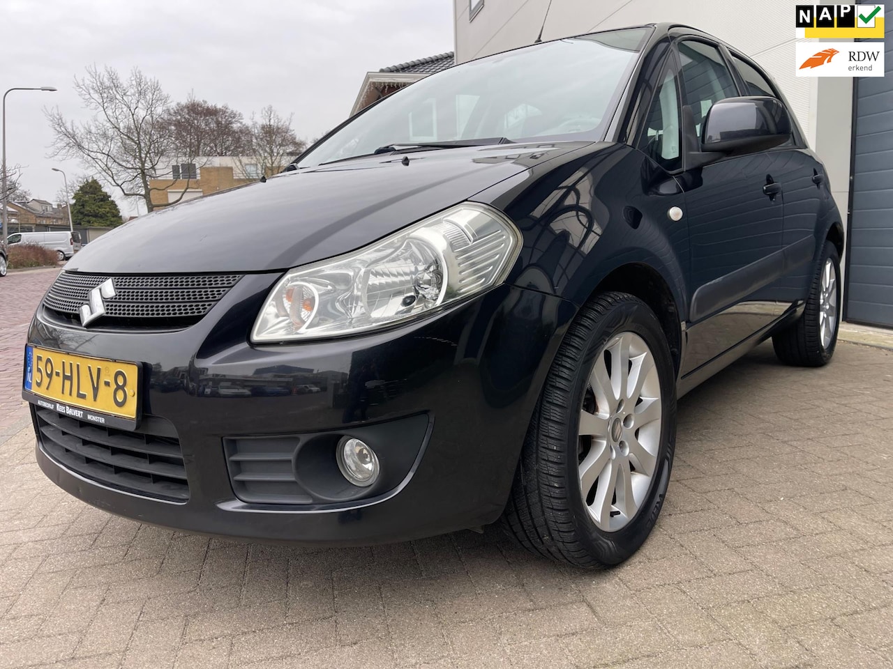 Suzuki SX4 - 1.6 Exclusive/Navi/1eigenaar/Dealer-onderhouden/Climate-c/keyless entry - AutoWereld.nl