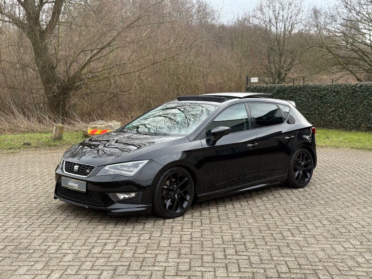 SEAT Leon - 1.8 TSI FR PANO I 180PK I UNIEKE KM I ZEER DIK I WEINIG KM I LED - AutoWereld.nl