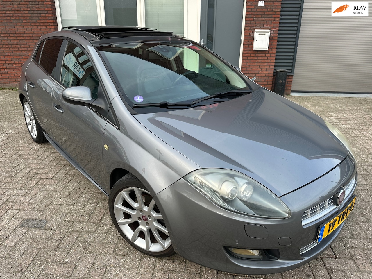 Fiat Bravo - 1.4 MultiAir Sport / Pano / Leder / Navi / PDC - AutoWereld.nl