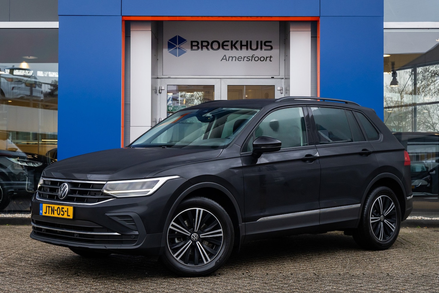 Volkswagen Tiguan - 1.5 TSI Life Business | Trekhaak-uitklapbaar | Cruise adaptief | Camera | Stuur+stoel verw - AutoWereld.nl