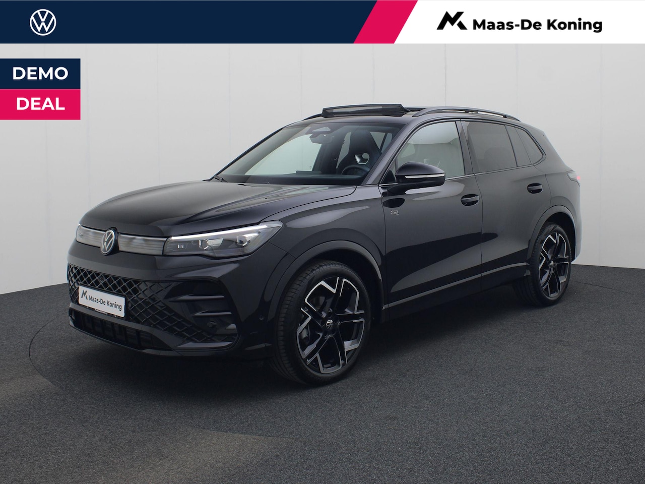 Volkswagen Tiguan - 1.5TSI/150PK R-Line Black Style DSG · Panoramadak · Trekhaak · 360°Camera + Parkeersensore - AutoWereld.nl