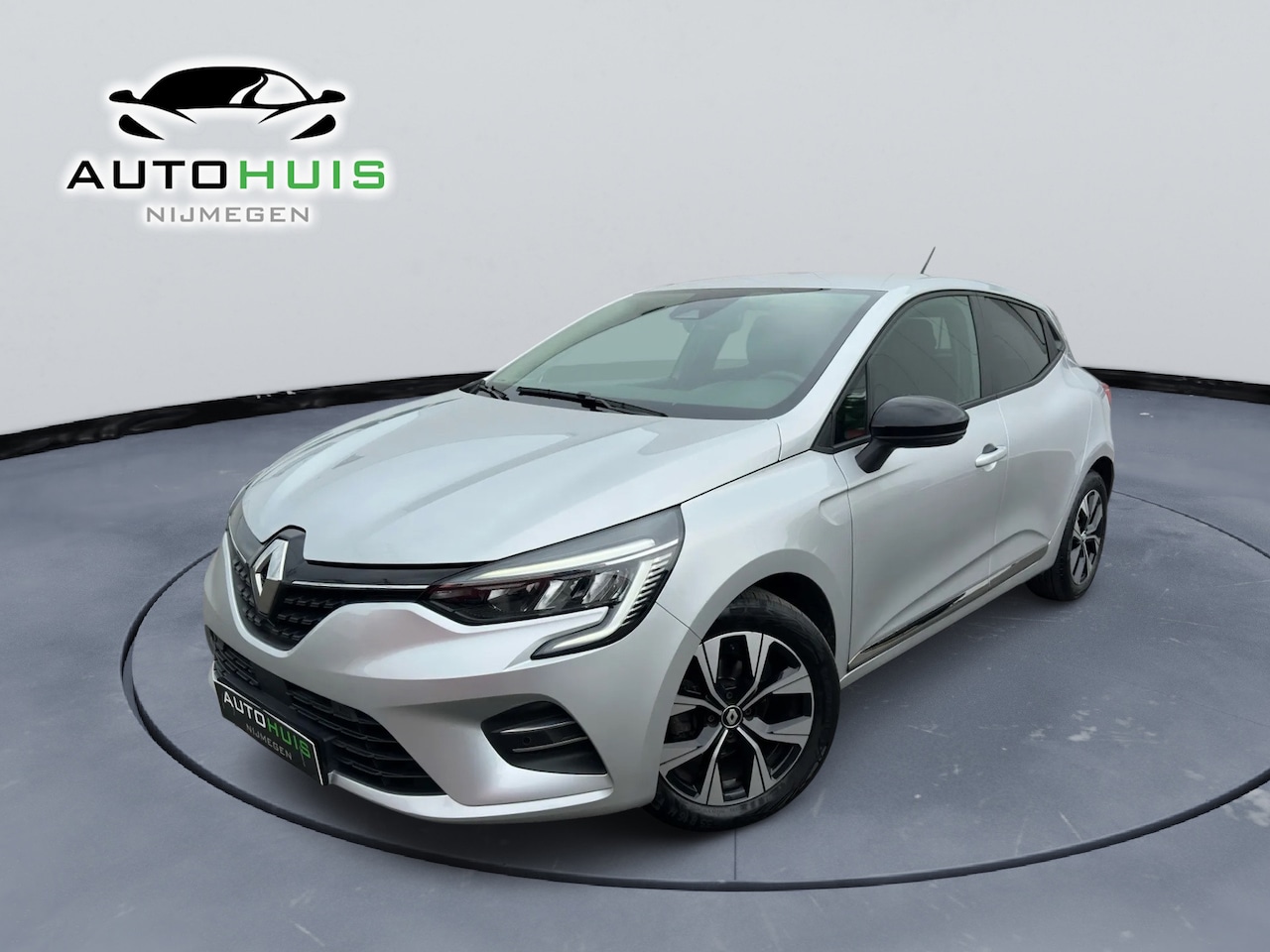 Renault Clio - 1,0 tce intens Automaat Navigatiesysteem Stoelverwarming Camera - AutoWereld.nl
