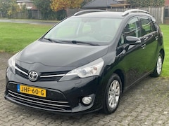 Toyota Verso - 1.8 VVT-I Business / 7-Zits/ ECC/ Navi/ Cruise/ Trekhaak/ Camera/ Xenon/ LM
