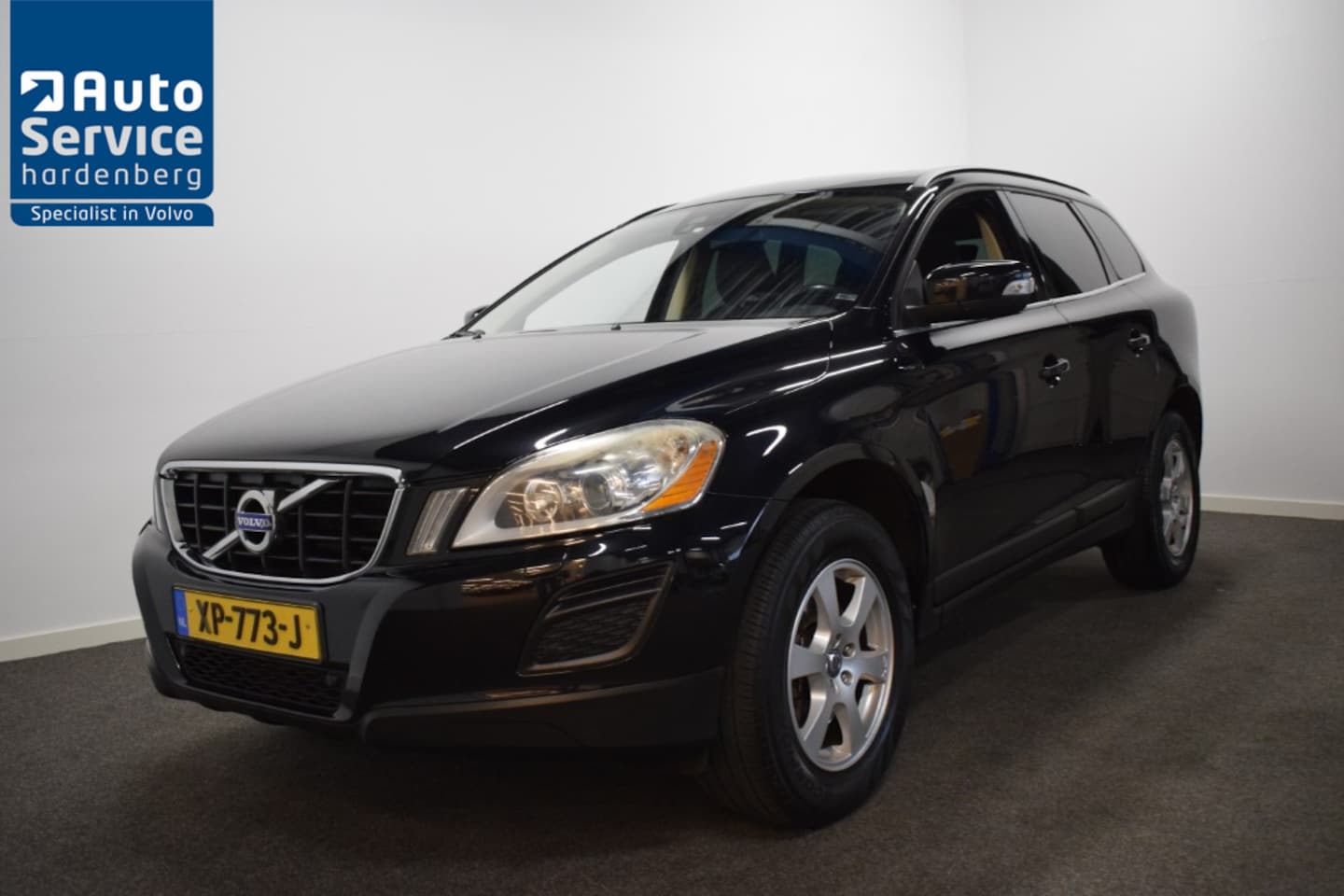 Volvo XC60 - 2.0 T5 241pk AUT6 Momentum Trekhaak 1800kg/ Xenon/ Stoelverw. V+A/ Cruise - AutoWereld.nl