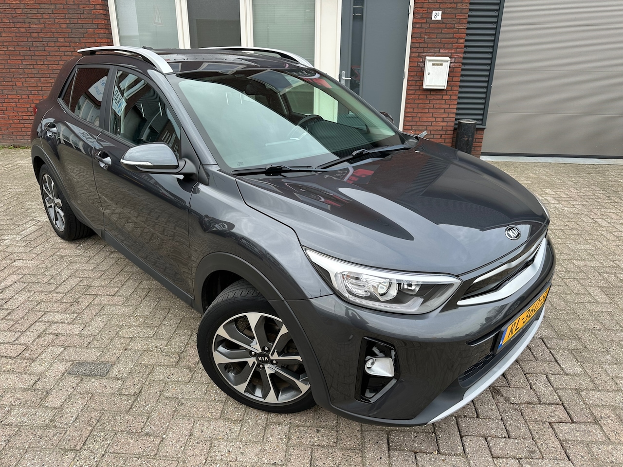 Kia Stonic - 1.0 T-GDi DynamicLine / Navi / PDC / DAB / Clima / NAP - AutoWereld.nl