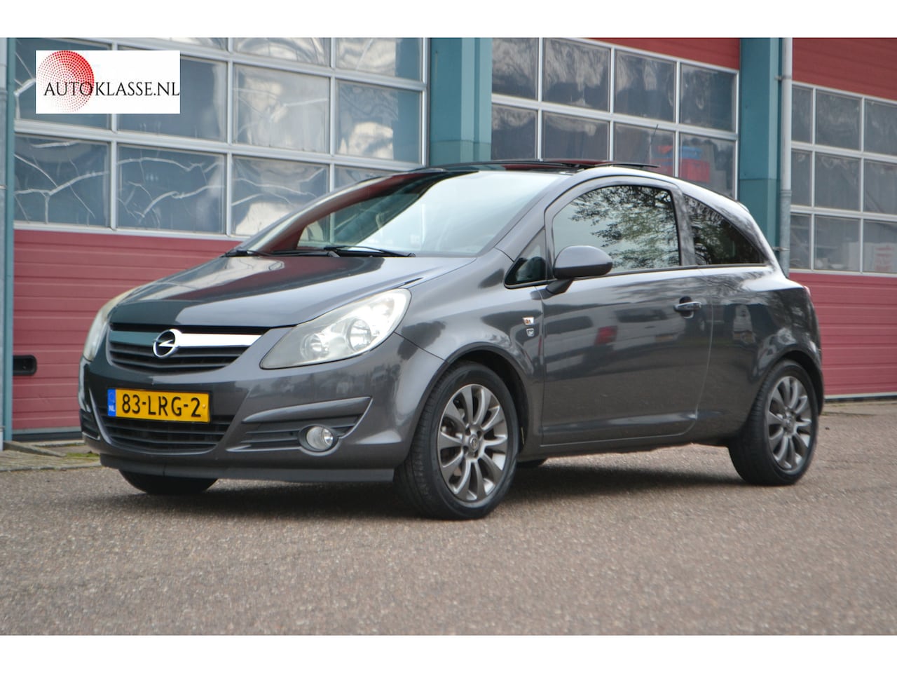 Opel Corsa - 1.2-16V '111' Edition 1.2 16V '111' Edition - AutoWereld.nl
