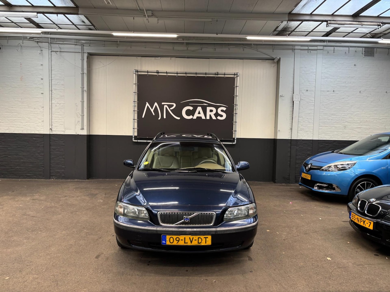 Volvo V70 - 2.5 T Comfort Line Airco/Leder/Cruise Control - AutoWereld.nl