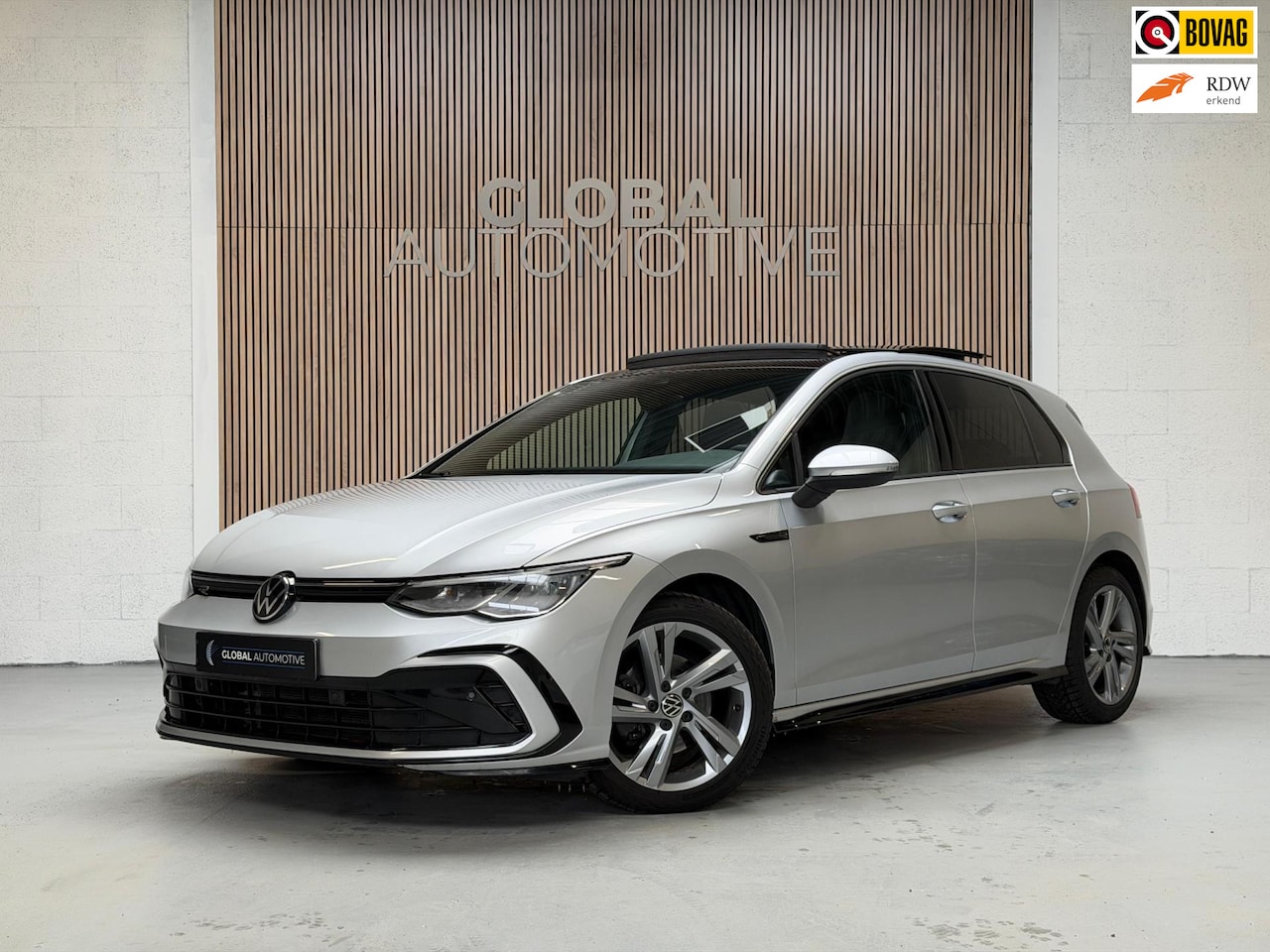 Volkswagen Golf - 1.5 TSI 150PK R LINE - PANORAMADAK - STUURVERWARMING - AutoWereld.nl