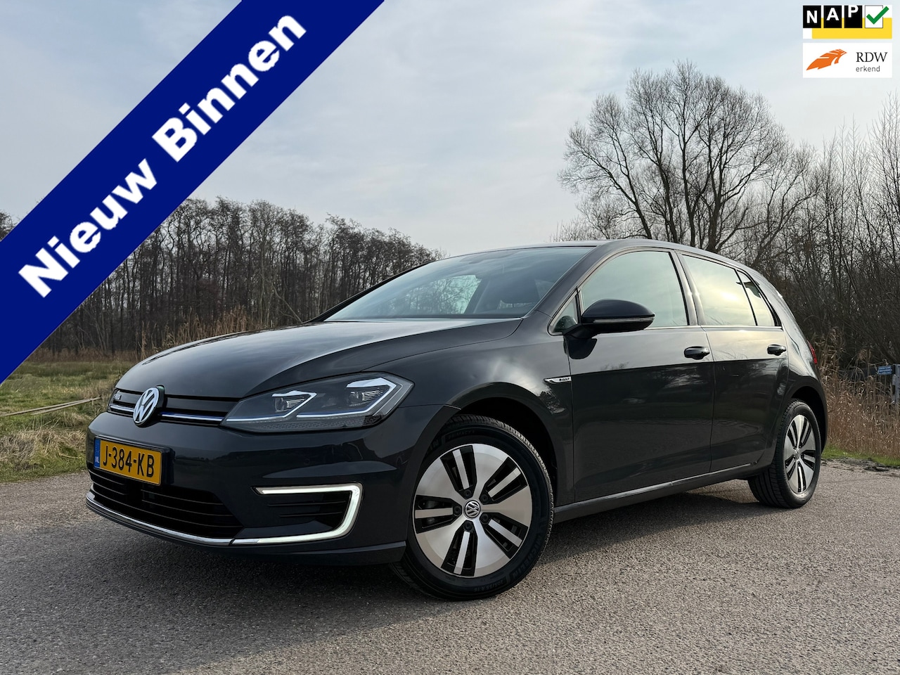 Volkswagen e-Golf - E-DITION Automaat / Apple CarPlay/Android Auto / Clima / Navi / 16" Velgen / PDC / Cruise - AutoWereld.nl