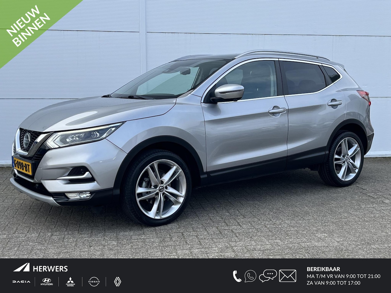 Nissan Qashqai - 1.3 DIG-T N-Motion / Airco (automatisch) / Apple Carplay/Android Auto / Panoramadak / trek - AutoWereld.nl