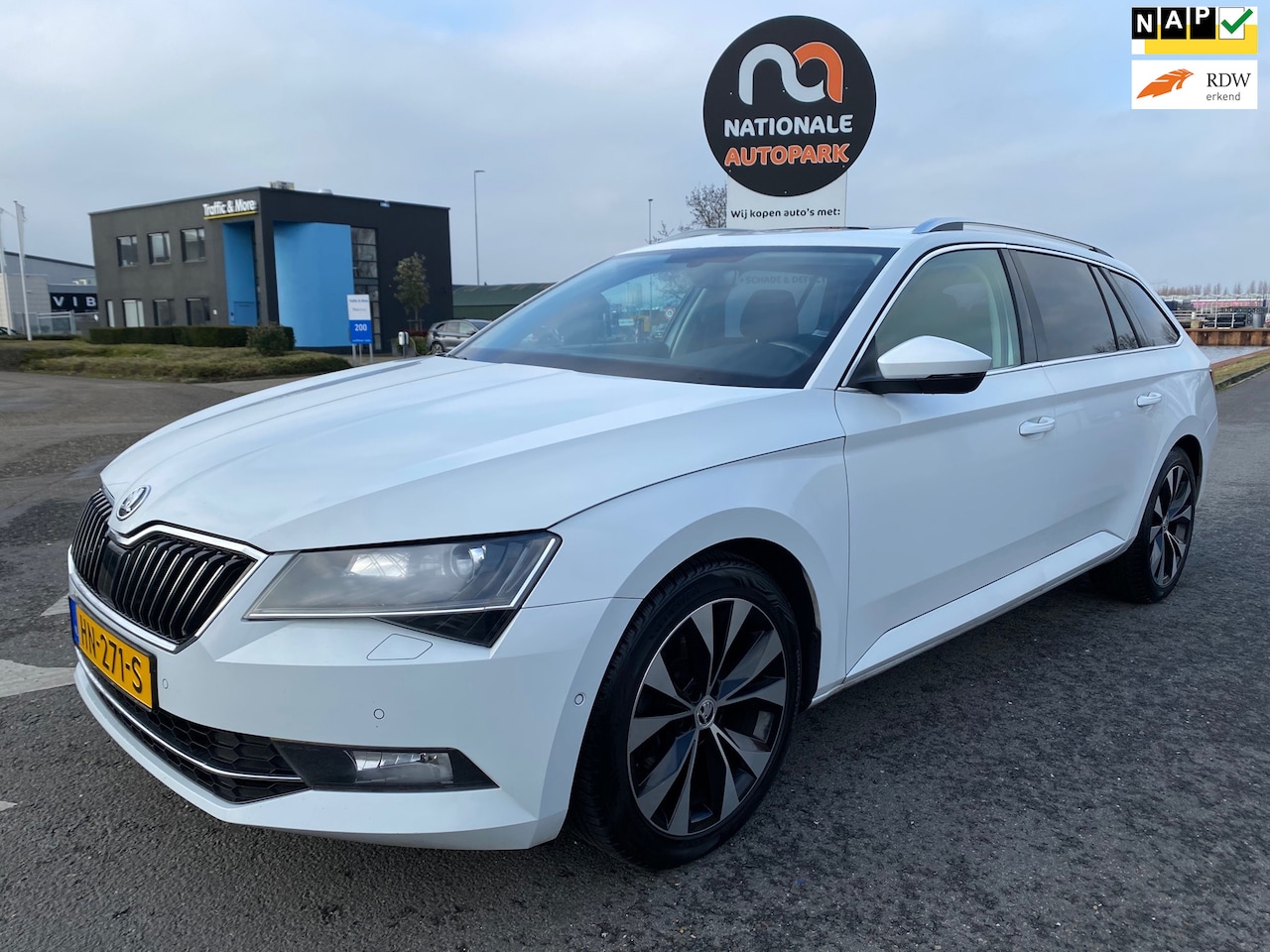 Skoda Superb Combi - 2015 * 1.4 TSI ACT Style Business *DEALER ONDERHOUDEN* *APK* KM NAP - AutoWereld.nl