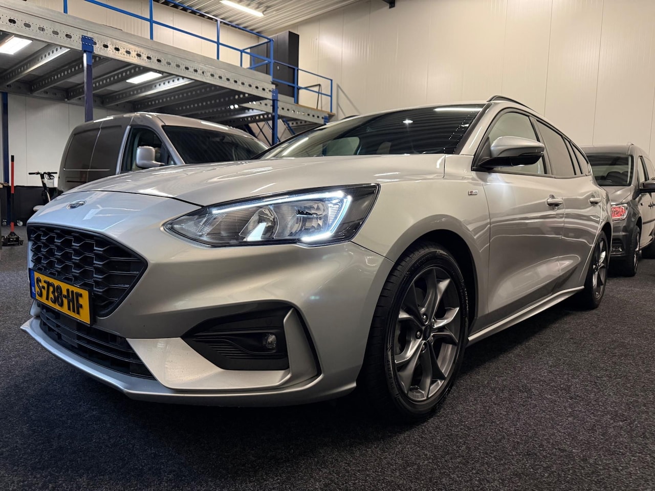 Ford Focus Wagon - 1.0 EcoBoost ST Line Business 1.0 EcoBoost ST Line Business - AutoWereld.nl