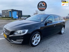 Volvo V60 - 2015 * 2.4 D6 Twin Engine R-Design *APK* *AUTOMAAT* TOP STAAT