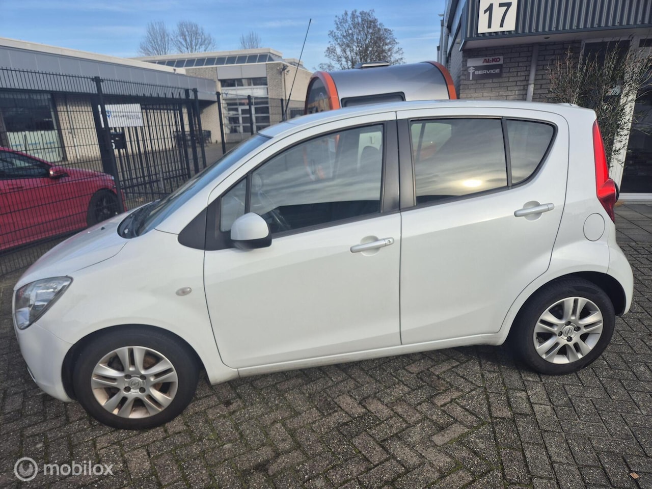 Opel Agila - 1.2 Edition 2012 € 4250,- wit parelmoer - AutoWereld.nl