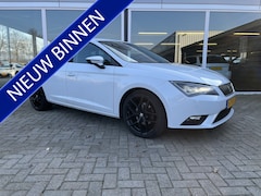 SEAT Leon - 1.6 TDI Limited Edition III 18inch / Trekhaak / Pdc / Cruise / Clima / Half leer / stoelve