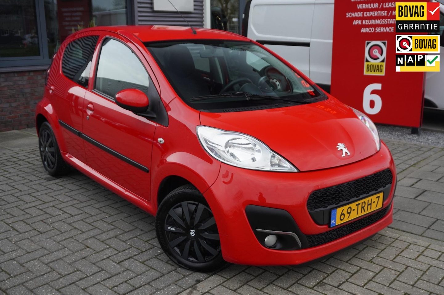 Peugeot 107 - 1.0 Active / Radio / AUX / NAP - AutoWereld.nl