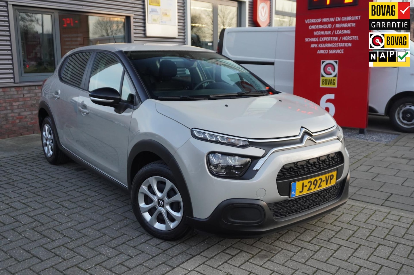 Citroën C3 - 1.2 Live / Cruise control / Bluetooth / DAB / NAP / Distributieriem recent vervangen - AutoWereld.nl