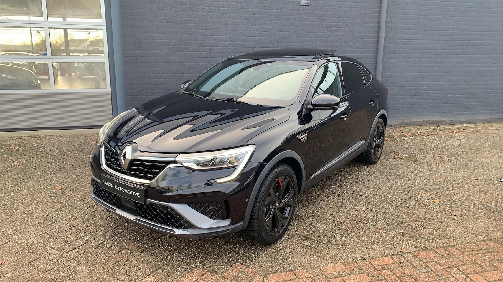 Renault Arkana - 1.6 E-Tech Hybrid 145 R.S. Line | Schuif/kanteldak | Sportstoelen | Drive Assist | Camera - AutoWereld.nl