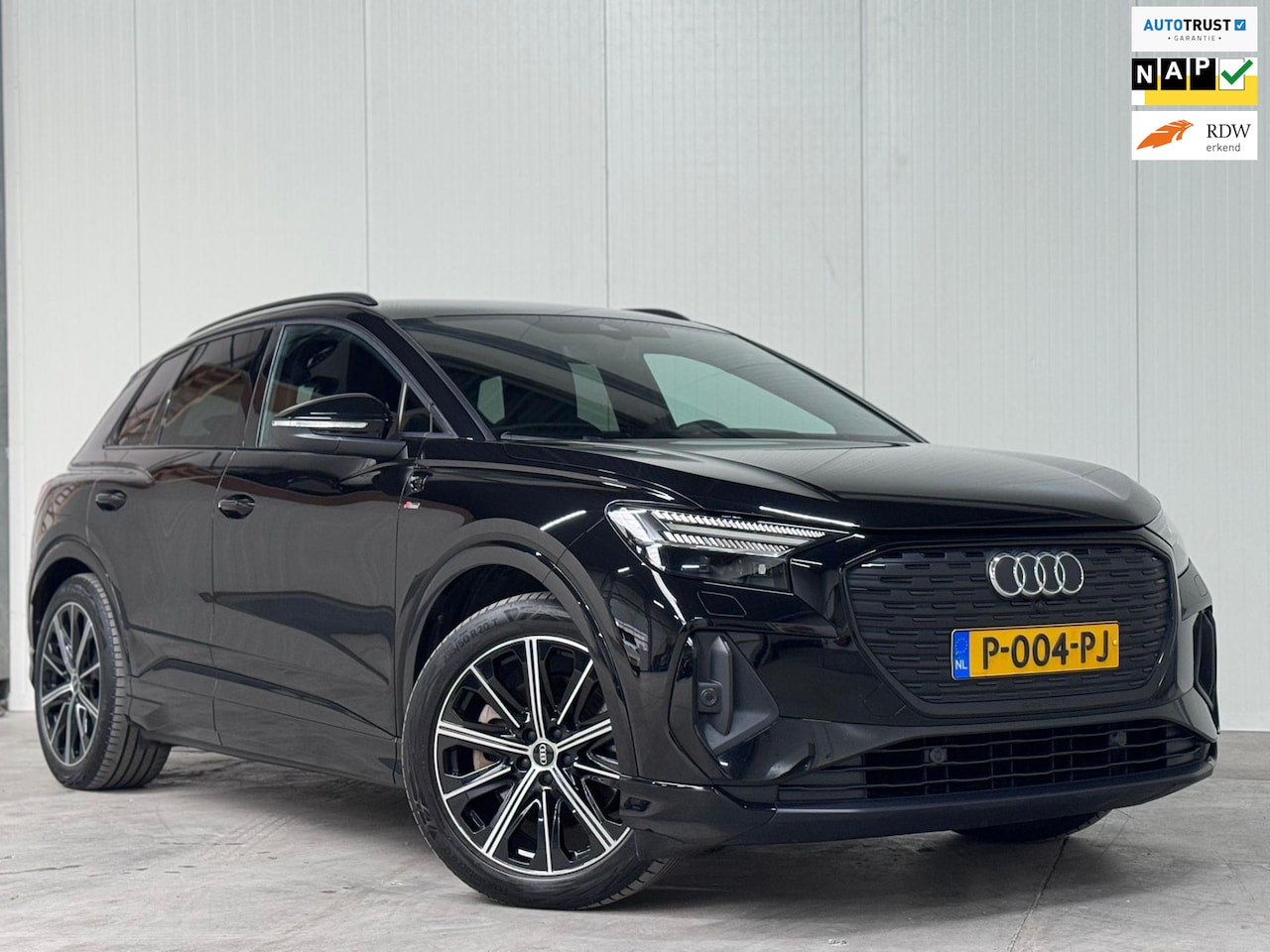 Audi Q4 e-tron - 40 S-LINE Competition l SOH 93.1% l MATRIX l ADAPT.CRUISE l CAMERA l CARPLAY l ORG.NL l DE - AutoWereld.nl