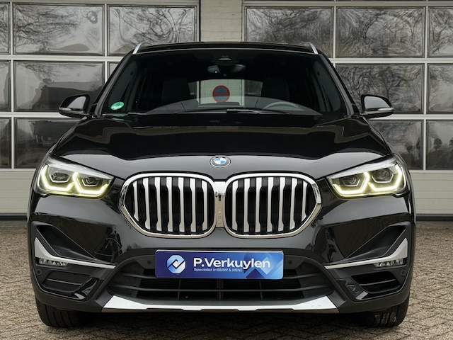 BMW X1 sDrive20i VDL Nedcar Edition | PANORAMA | 19 INCH LM VELGEN