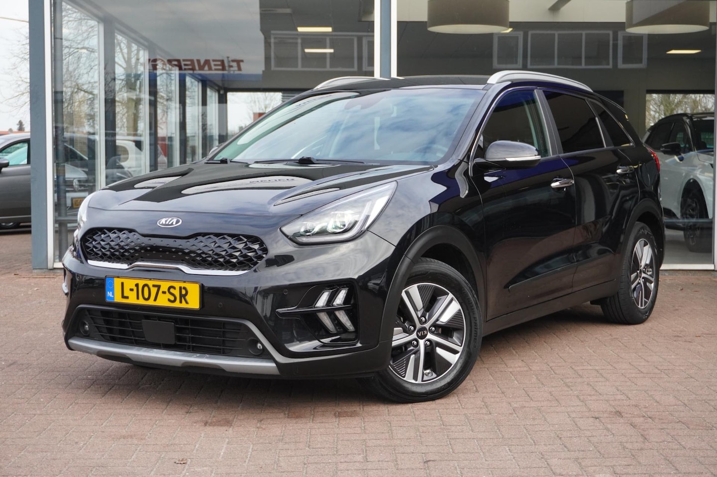 Kia Niro - 1.6 GDi Hybrid DynamicPlusLine Automaat | Airco | Navigatie | Camera | Carplay | Inruil mo - AutoWereld.nl