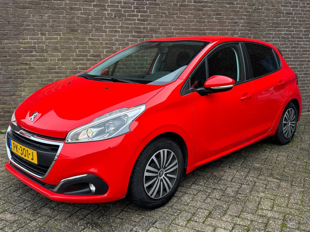 Peugeot 208 - 1.2 PureTech Blue Lease Navi Carplay Cruise-Control - AutoWereld.nl