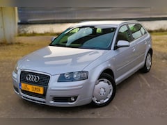 Audi A3 Sportback - 1.6 FSI Attraction Clima Stoelverwarming 6 bak