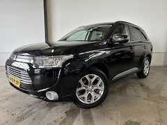 Mitsubishi Outlander - 2.0 PHEV instyle OPEN DAK CAMERA LEER NAVI CRUISE ECC TREKHAAK