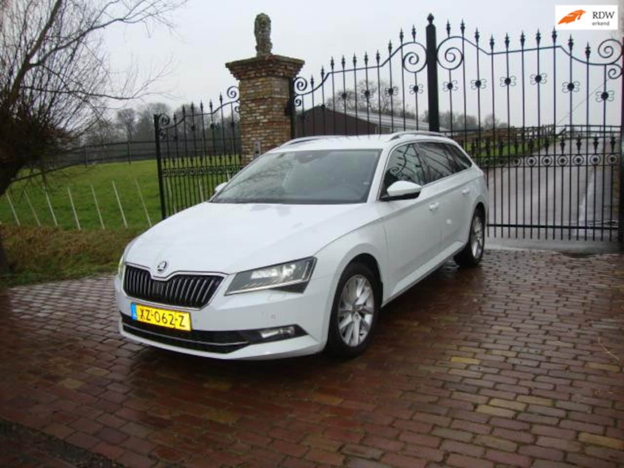 Skoda Superb Combi - 2.0 TDI Business Edition 2.0 TDI Business Edition - AutoWereld.nl