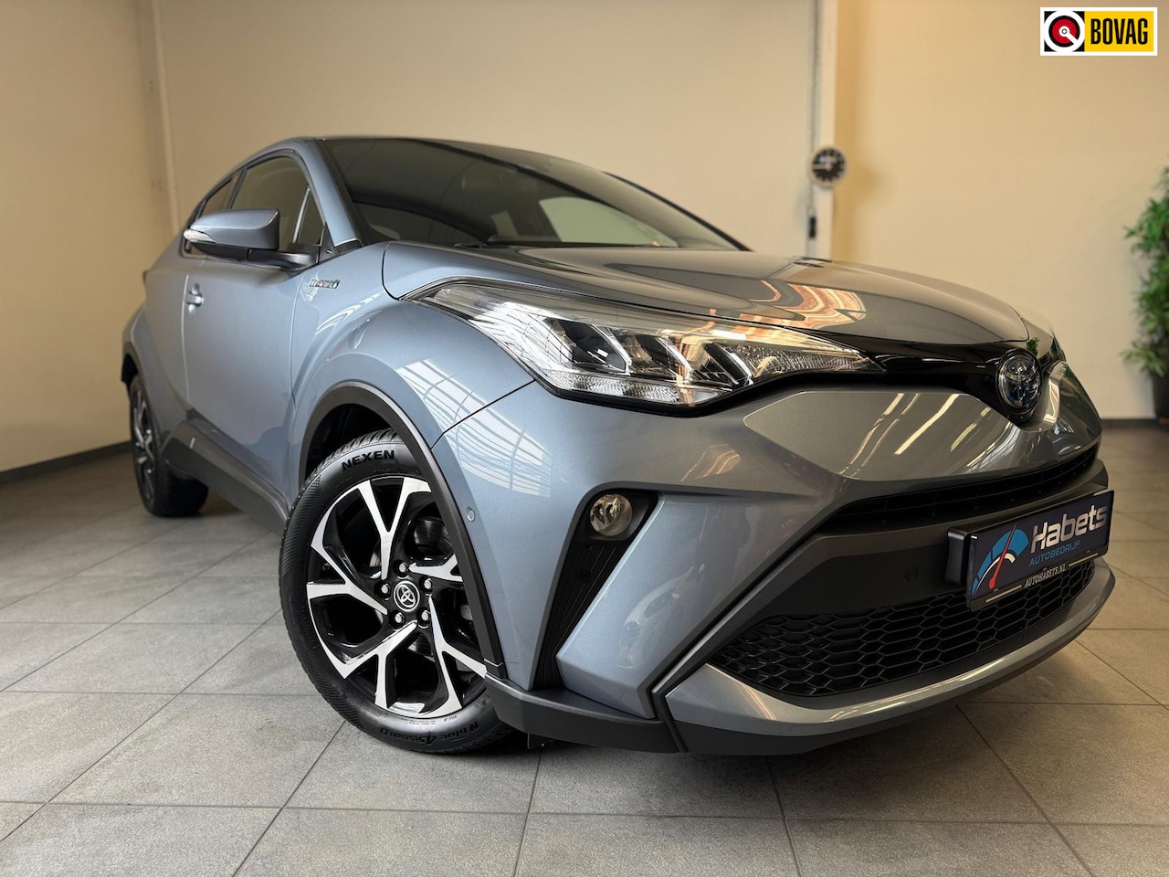 Toyota C-HR - 1.8 Hybrid Team D/Stoel-stuurverw/blindspot/keyless/carplay/ACC/10J Garantie! - AutoWereld.nl