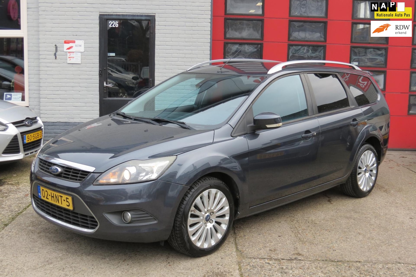 Ford Focus Wagon - 2.0 Titanium EXPORT - AutoWereld.nl
