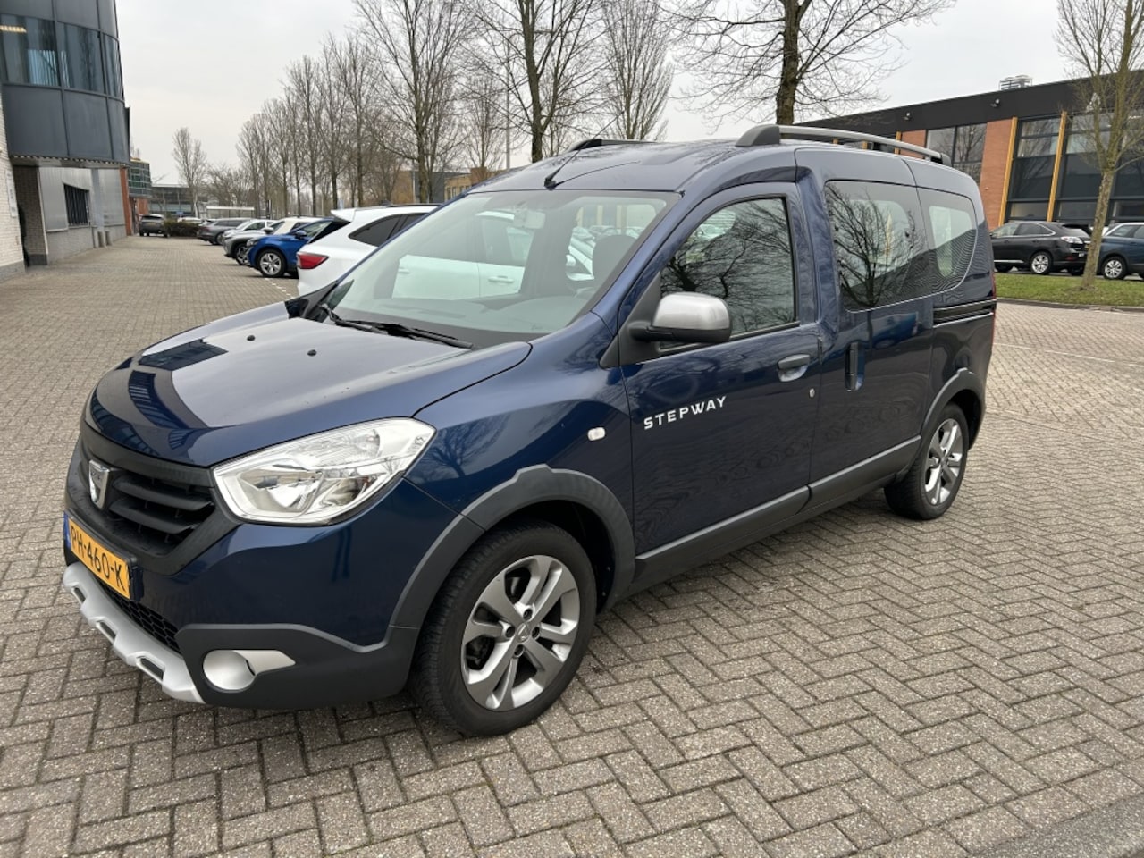 Dacia Dokker - 1.2 TCe S&S Stepway NAVI AIRCO BLUETH TRHK. - AutoWereld.nl