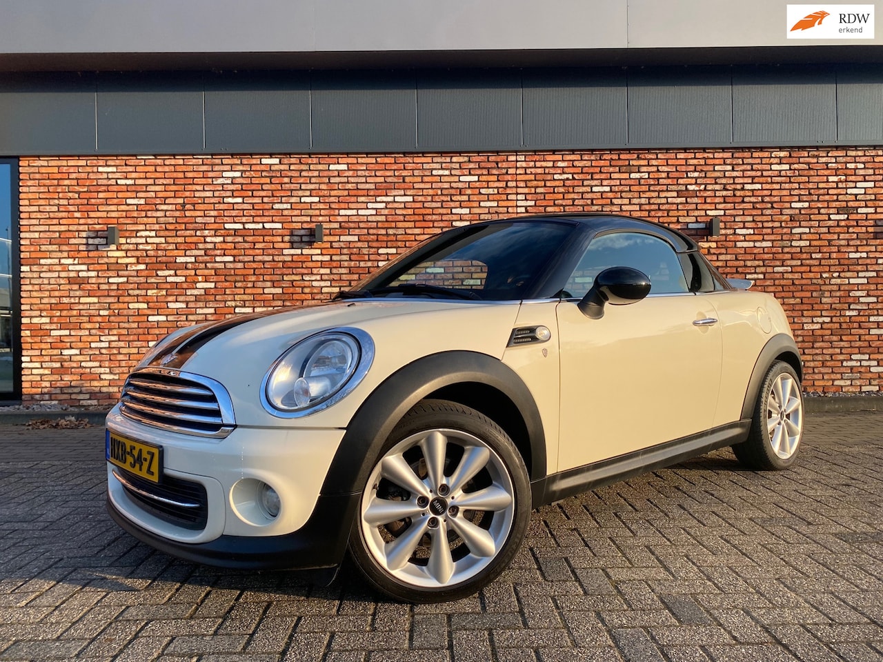 MINI Coupé - Mini 1.6 Cooper Coupe Clima Cruise 130000km! - AutoWereld.nl