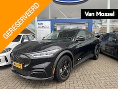 Ford Mustang Mach-E - RWD 75 kWh | Afneembare Trekhaak | Stoel/stuur voorruitverwarming | 360-graden camera | Pa