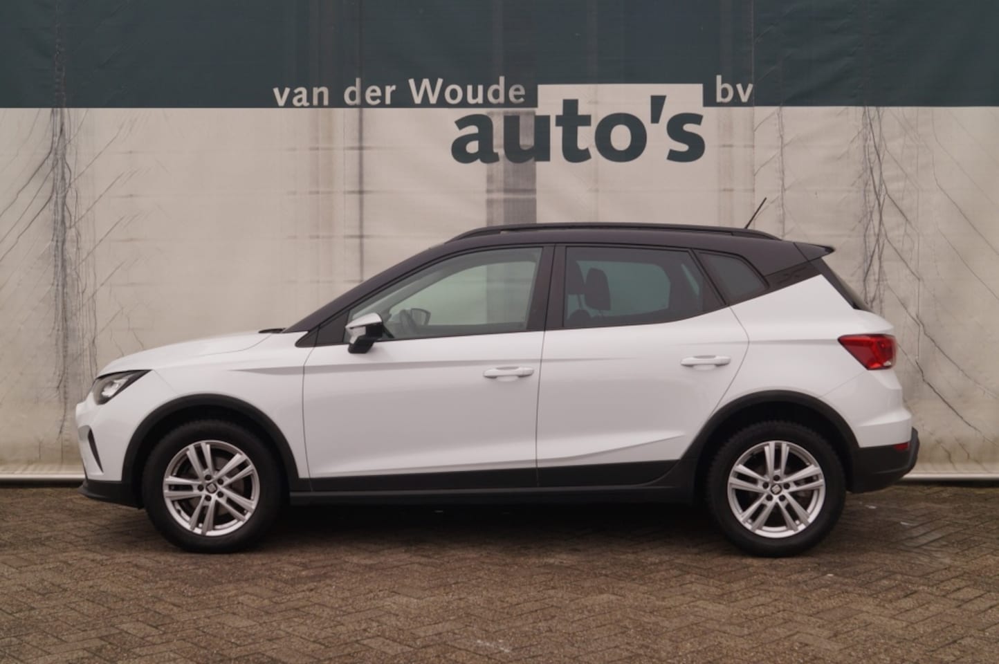 SEAT Arona - 1.0 TSI 110pk DSG Style Business Intense -ECC-LED- - AutoWereld.nl